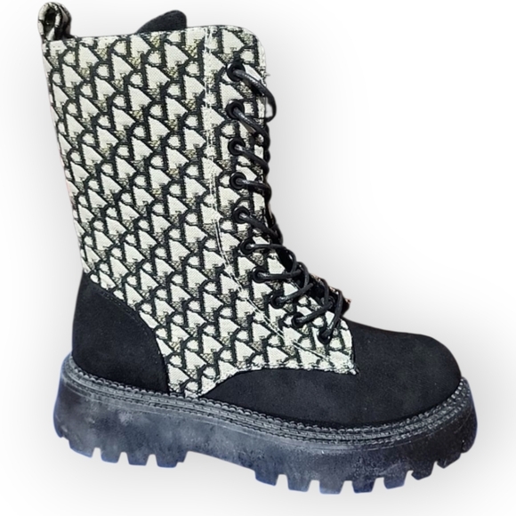 Rouge Combat Boots. Brand New In The Box. Size 7.5 - Picture 2 of 6